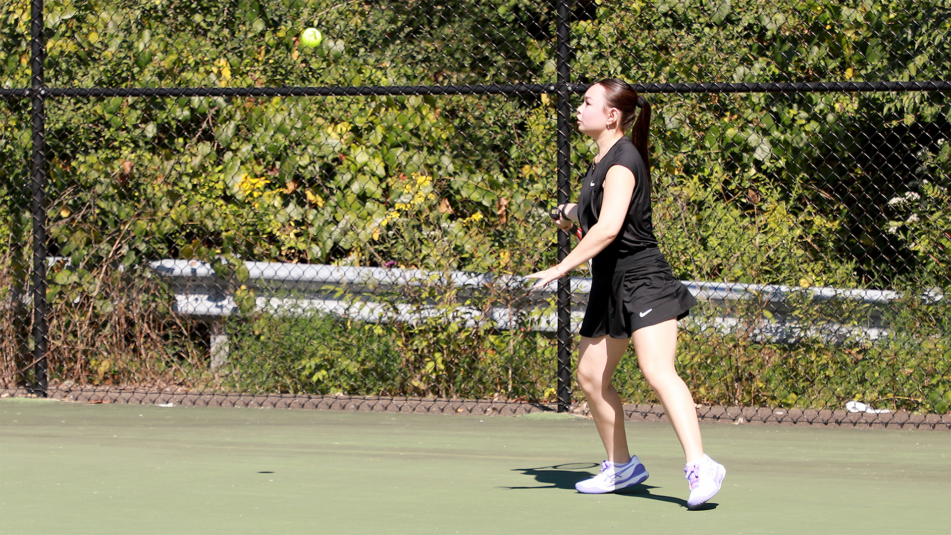 Sofia Hernandez swept the fifth singles game. Photo by Robert Cifone.