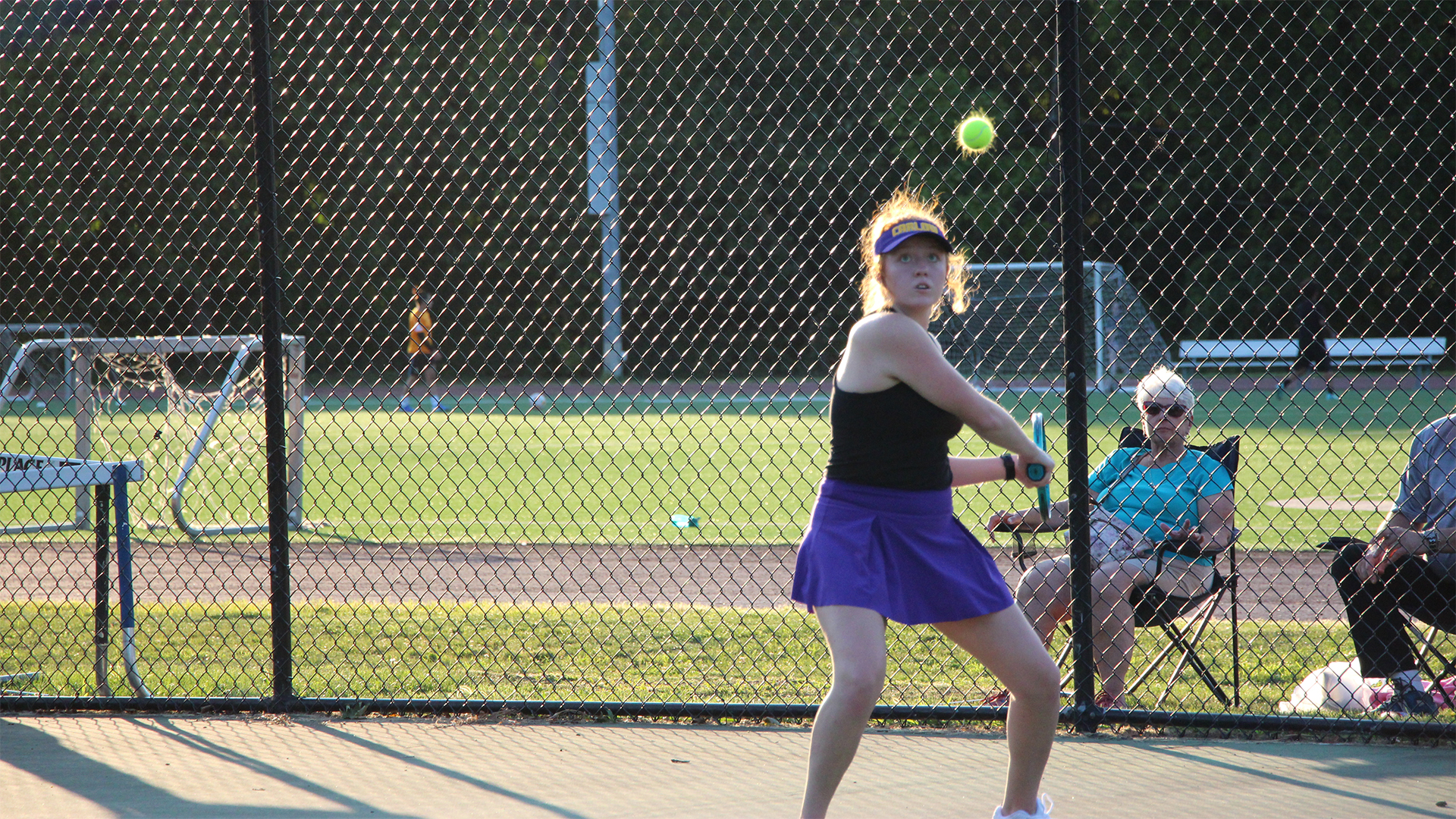 Lyric Knepshield won her first collegiate singles match. Photo by Karina Graziani.