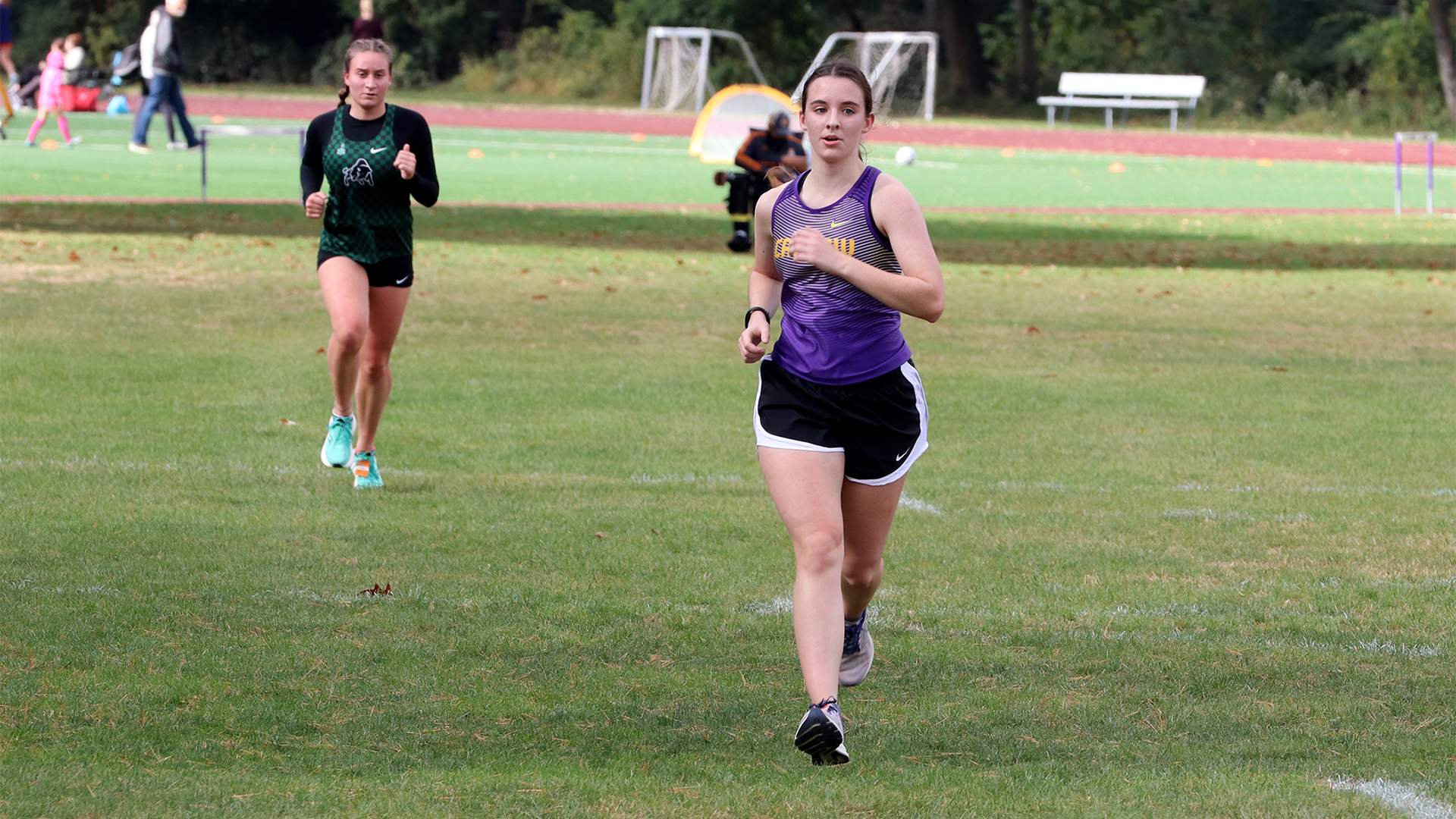 Claire Stevens ran a personal best 6k time. Photo by Robert Cifone.